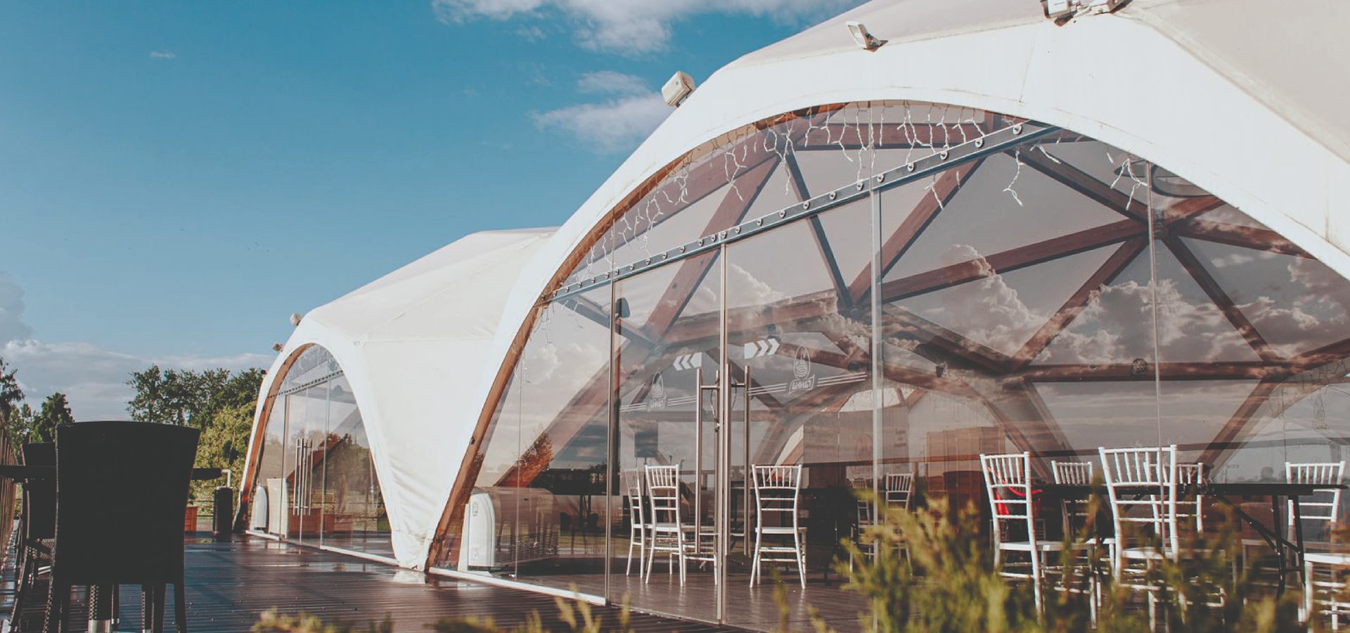 Holzkonstruktion Dome mit Dachbespannung