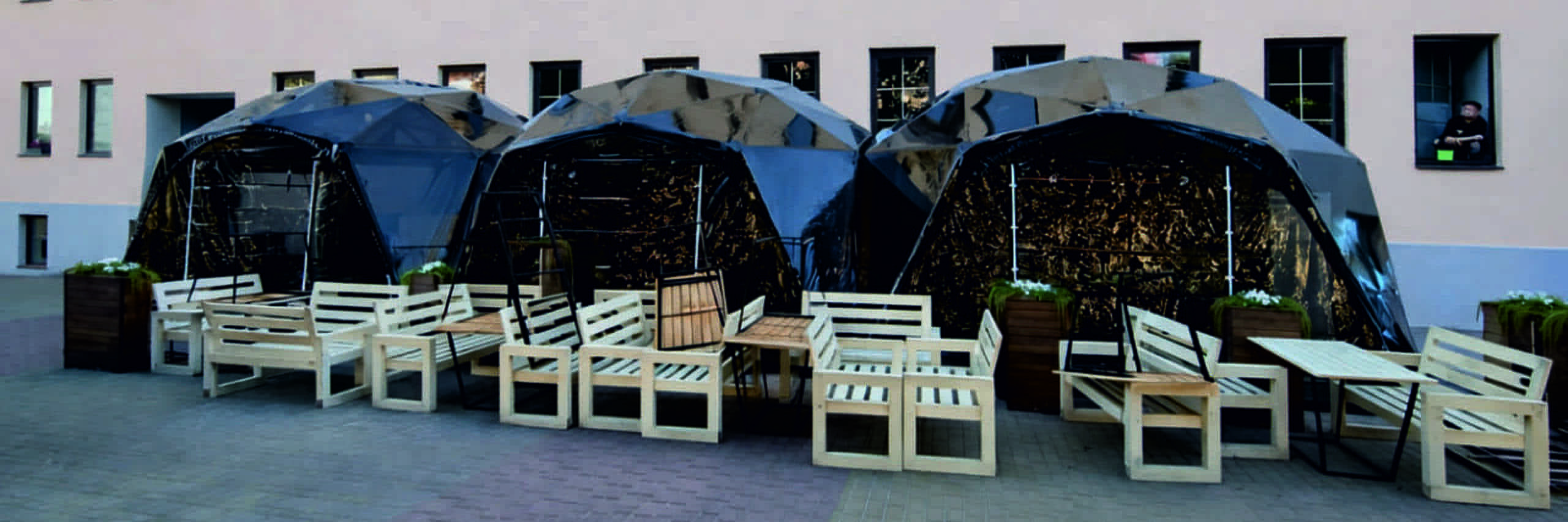  Temporary cafe dining area